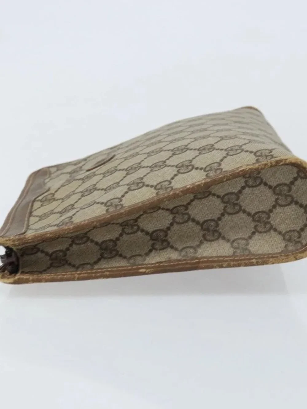 GUCCI GG Supreme Clutch Bag PVC Beige Gold 97 01 038 Auth 173939